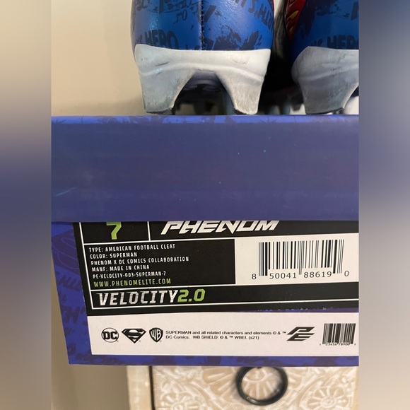 Superman Football Cleats - Velocity 2.0 by Phenom Elite - Mens 7 - Picture 6 of 6